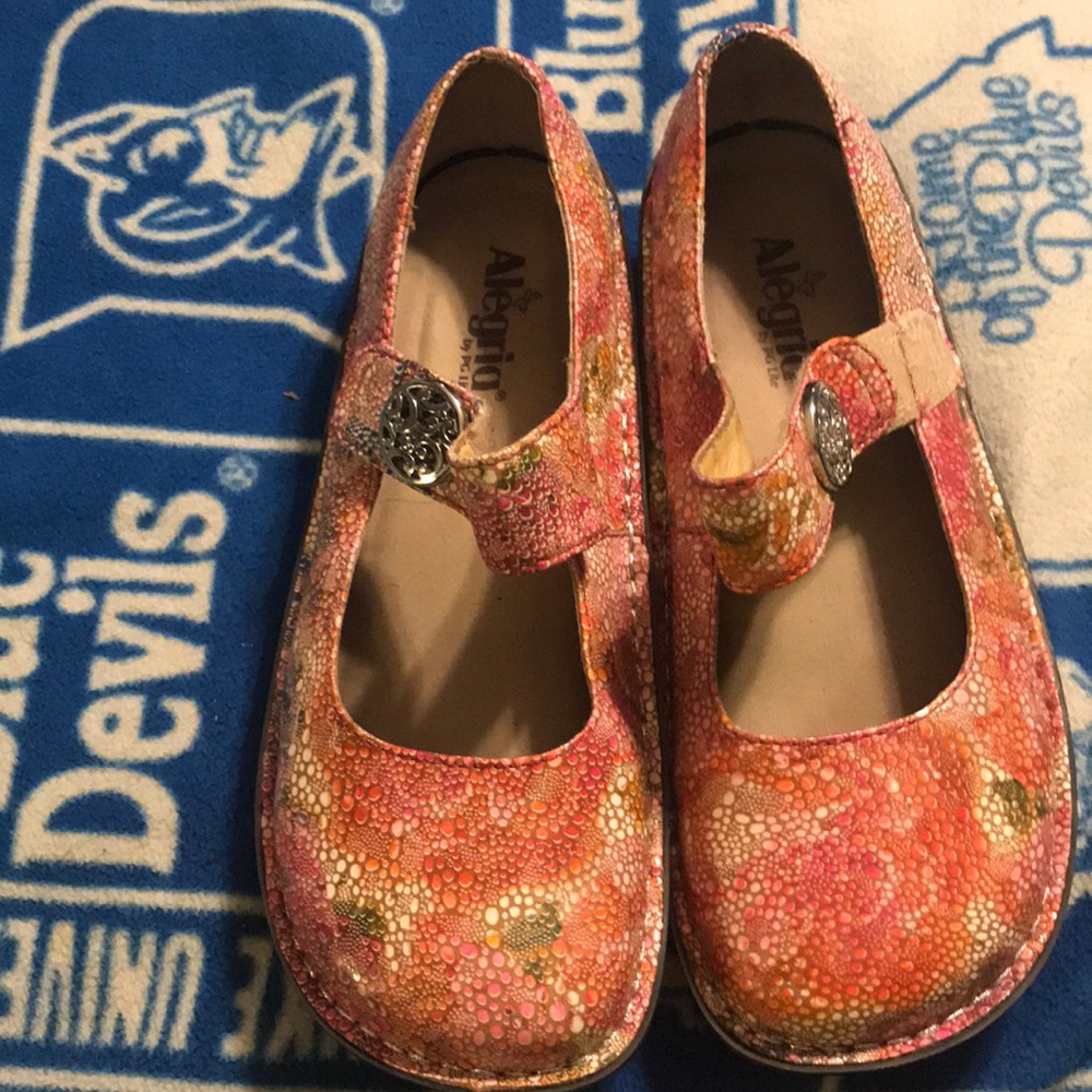 Algeria shoes